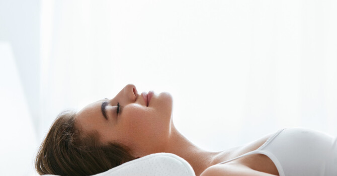 How to Choose the Right Pillow for Neck Pain image